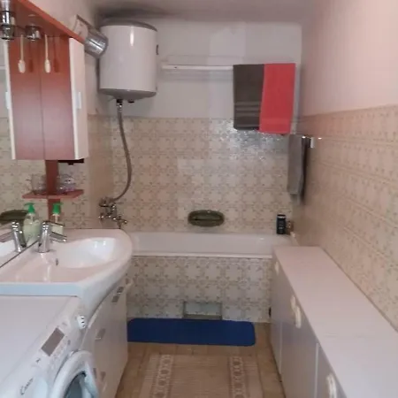 Pev Opatija, Large, Quiet Location, 500m From Sea Apartment *
