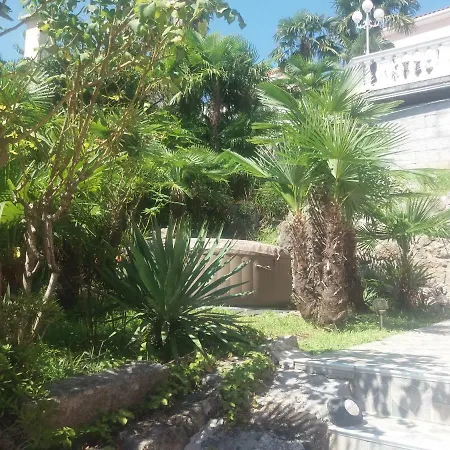 Pev Opatija, Large, Quiet Location, 500m From Sea Apartment *